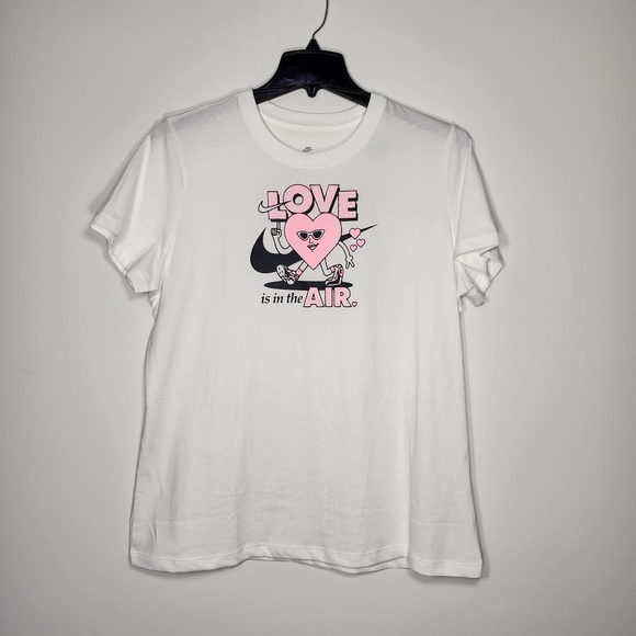 New! Nike Sportswear 'Love' Valentines Day Graphic T Shirt | Women's: X-Large - Picture 1 of 3
